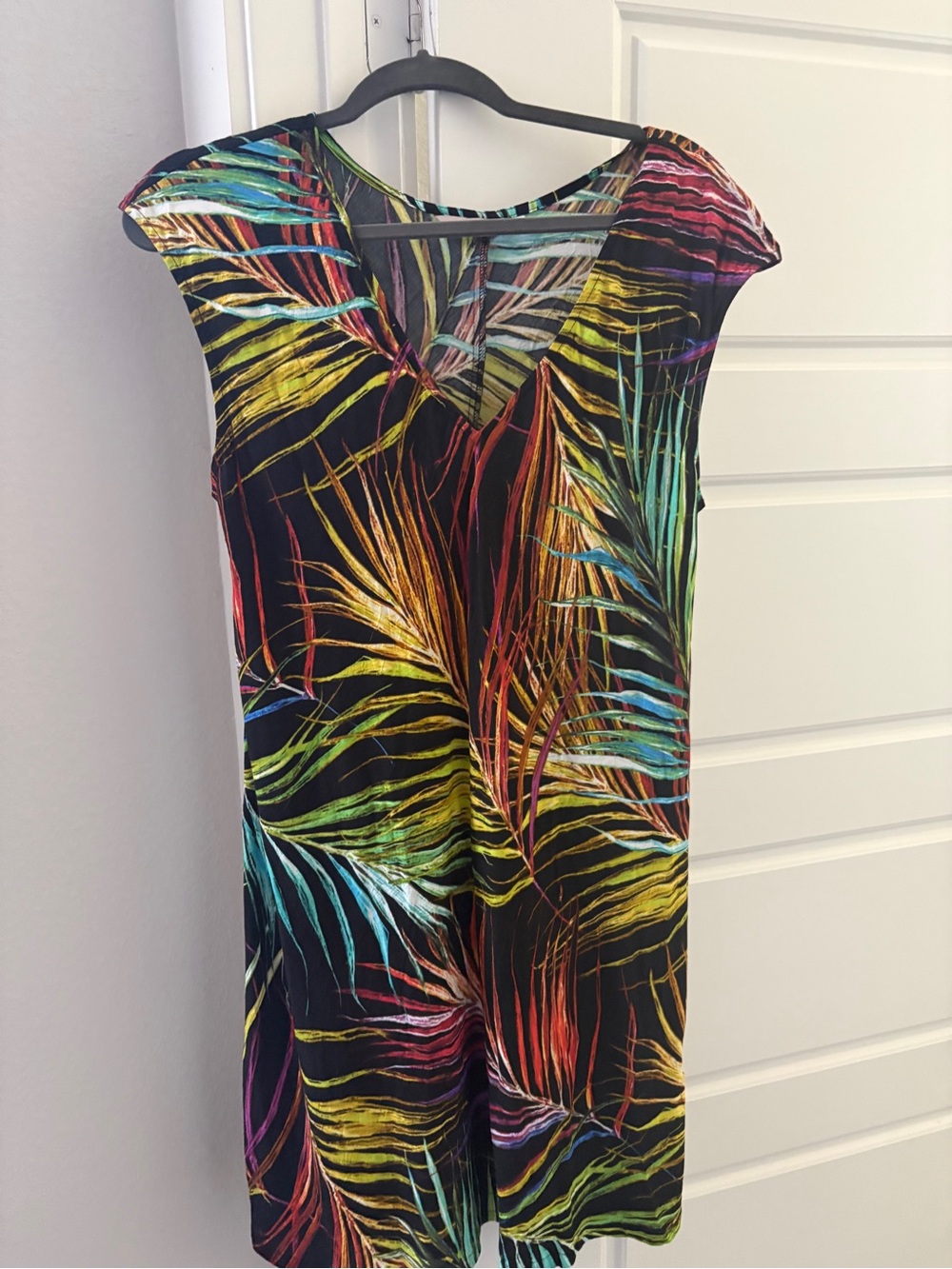 Jams World Women’s Tropical Print V-Neck Cap Sleeve dress - Large
